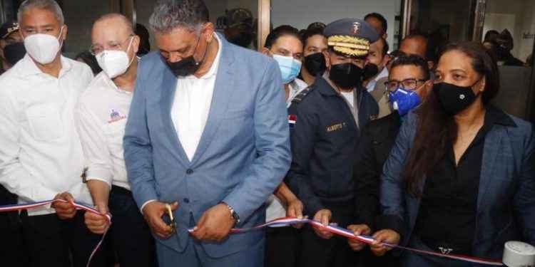 Ministro Interior y Policía inaugura oficina regional Santiago