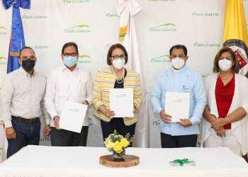 PUCMM y Plan Sierra firman acuerdo interinstitucional