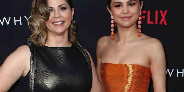 Madre de Selena Gómez sobrevive a grave enfermedad que la tuvo al borde de la muerte