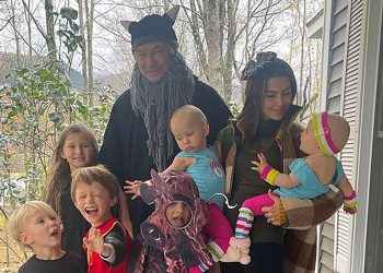 Alec Baldwin celebrando Halloween, ¿cómo así?