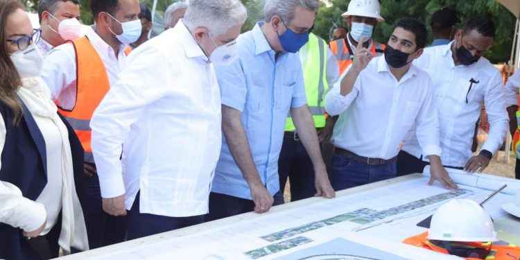 Abinader: «Santiago tendrá un transporte seguro y de calidad»