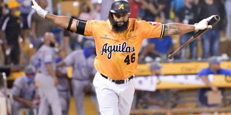 Zoilo Almonte debuta dejando en el terreno al Licey