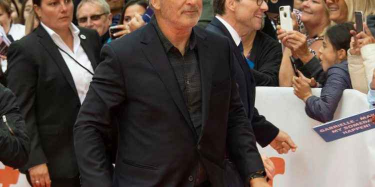 Alec Baldwin reclama la presencia de un policía en los rodajes tras incidente