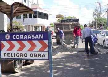 Coraasan lleva a cabo plan de bacheo en vías intervenidas en Santiago