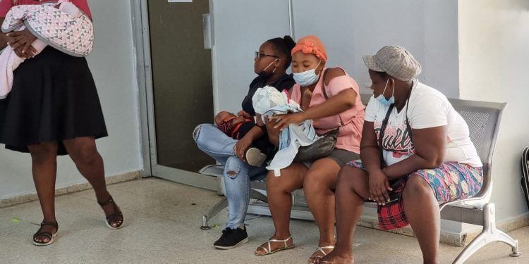 En la maternidad del Hospital Estrella Ureña gastan RD$8 millones mensuales en parturientas haitianas