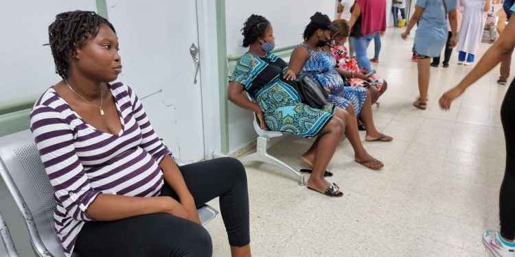 Baja 10% afluencia de parturientas haitianas en zona fronteriza, dice ministro Salud