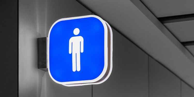 ¿Sientes urgencia para orinar? Puede que tengas este problema