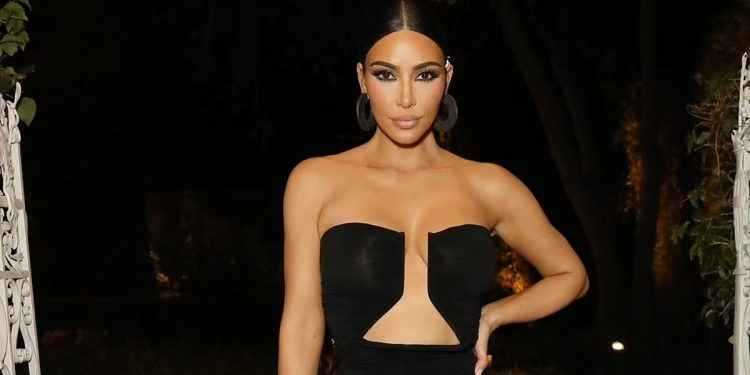 El ‘lookazo’ de Kim Kardashian en la boda de Paris Hilton