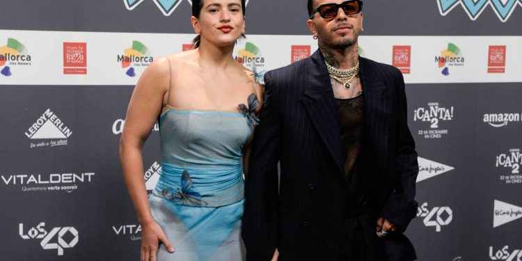 Rosalía y Rauw Alejandro aparecen por primera vez juntos en una alfombra roja