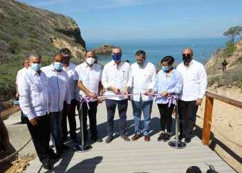 Presidente Abinader inaugura sendero eco-amigable y otras facilidades en El Morro construidas por Medio Ambiente y Banreservas
