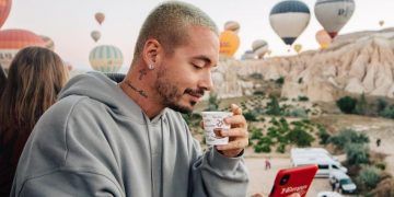 Se desata polémica por elección de J Balvin como artista afrolatino del año