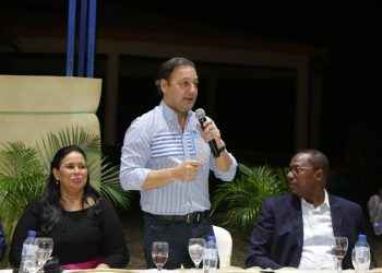 Abel Martínez llama a la unidad y reflexión de la familia en época de Navidad