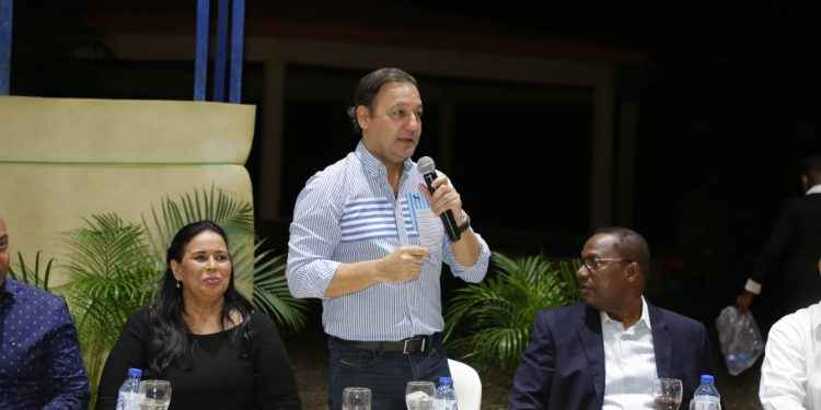 Abel Martínez llama a la unidad y reflexión de la familia en época de Navidad