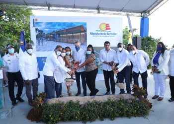 Presidente Abinader invertirá más de RD$111 millones en reconstrucción playa Guayacanes