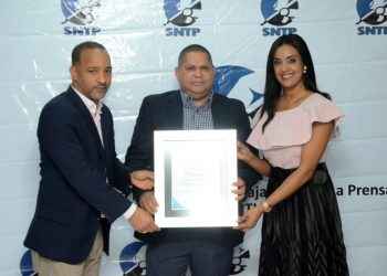 SNTP de Santiago reconoce labor de reporteros gráficos en su día
