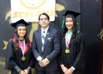 Colegio Fausto Jiménez reconoce trayectoria del doctor Bernardo Hilario