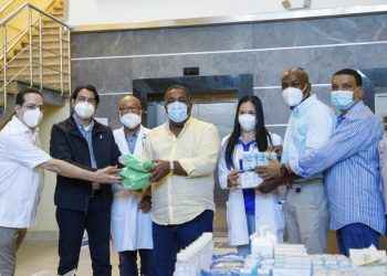 Gabinete de Política Social entrega 29 millones de pesos en medicamentos a hospitales de Santiago