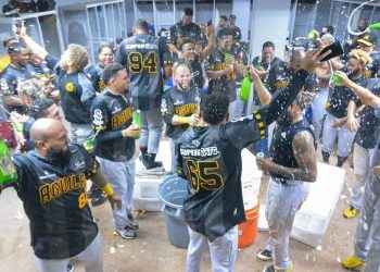 Las Águilas clasifican a la semifinal; derrotan los Leones 5-3