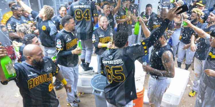 Las Águilas clasifican a la semifinal; derrotan los Leones 5-3