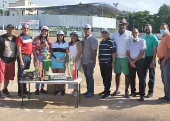 Liga Enriquillo pone en marcha XII Torneo de softbol