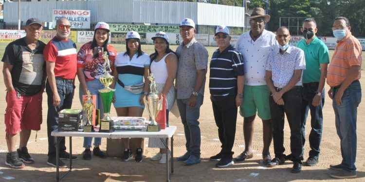 Liga Enriquillo pone en marcha XII Torneo de softbol