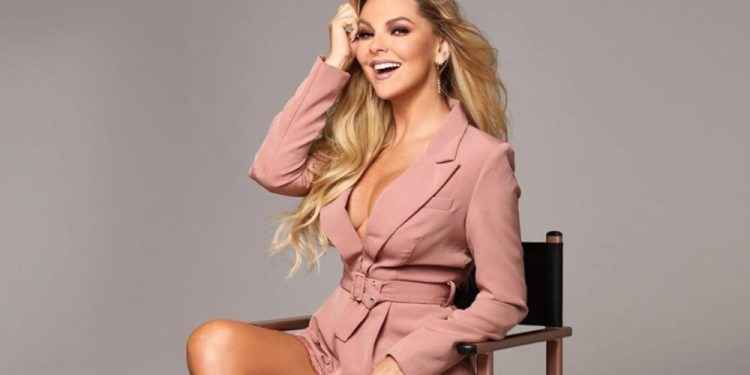 Marjorie de Sousa le da una oportunidad al amor y se casa