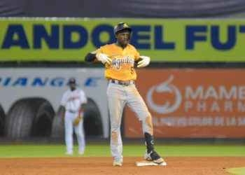Águilas derrotan 6 por 1 al Escogido