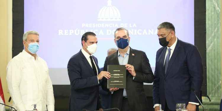 Presidente Abinader: Reforma de la Policía es un paso gigante en la modernización del país 