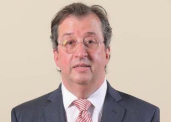 Ricardo Fondeur llama a arborizar vías primarias de Santiago