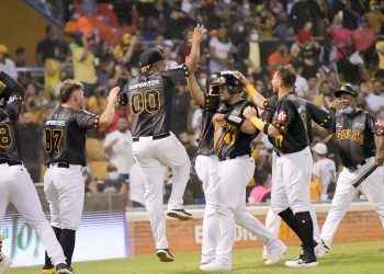 Águilas derrotan a Tigres 4-1 en el “Valle de la Muerte”