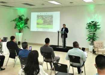 CDES crea foro de arborización ciudadana para monitorear verde de Santiago