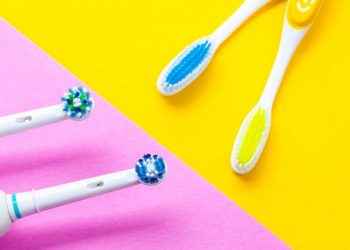 ¿Cepillo dental manual o eléctrico? Resolvemos el dilema