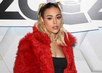 Danna Paola revela, desde el hospital, que padece una enfermedad