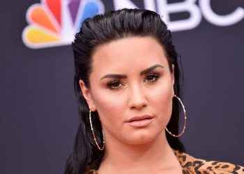 Demi Lovato sorprende con drástico cambio de look