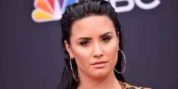 Demi Lovato sorprende con drástico cambio de look