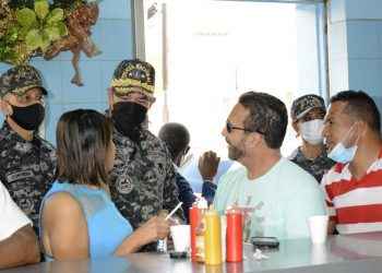 General Alberto Then supervisa labores preventivas en zonas comerciales y residenciales