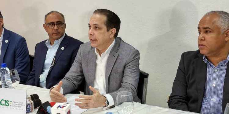 ACIS reafirma logros del Gobierno para Santiago y el país