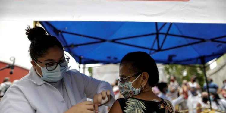 Brasil aplicará una cuarta dosis de la vacuna anticovid a inmunodeprimidos