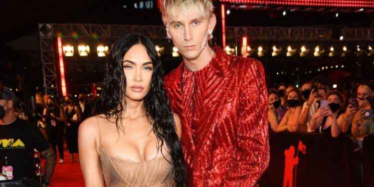 MEGAN FOX Y MACHINE GUN KELLY ¡ESTÁN COMPROMETIDOS!
