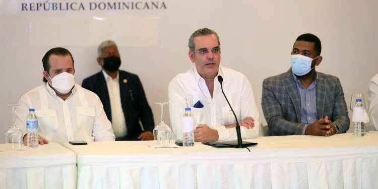 Presidente Abinader anuncia inversión por más de mil millones en obras de infraestructura en Elías Piña