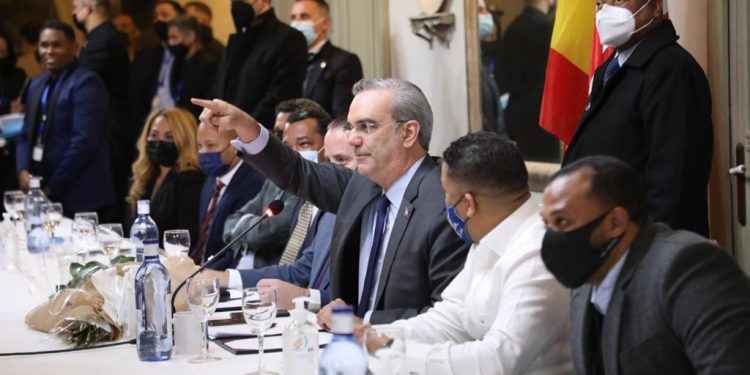 Presidente Abinader enumera esfuerzos en FITUR 2022 para atraer más turistas hacia RD y generar más empleos
