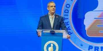 Abinader exhorta PRM asumir madurez las reformas