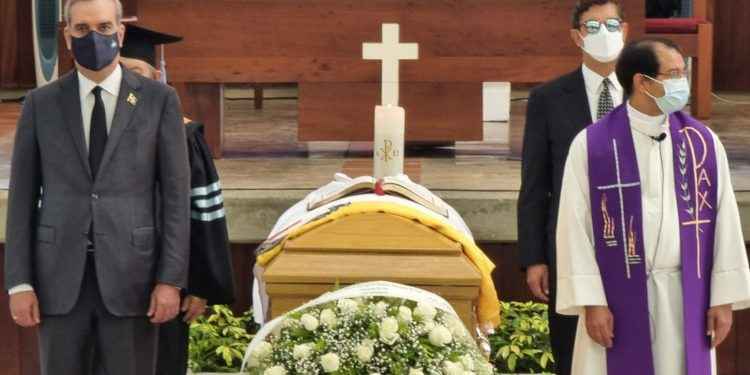 El presidente Abinader destaca aportes de Agripino a RD