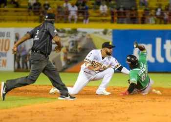 Estrellas logran victoria 8 por 3 sobre Águilas Cibaeñas