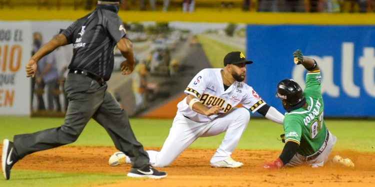 Estrellas logran victoria 8 por 3 sobre Águilas Cibaeñas