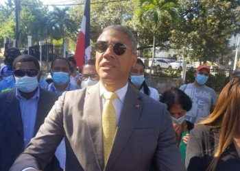 Andrés Cueto marca el paso a reelección Abinader