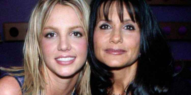 Britney Spears dice que debería haber dado un bofetada a su hermana y a su madre tras su ruptura con Justin