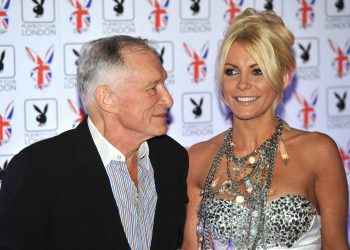 La viuda de Hugh Hefner contó que perdió miles de seguidores en las redes sociales desde que se quitó «todo lo falso» de su cuerpo