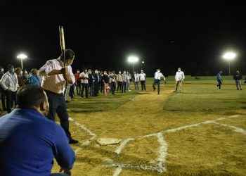Edenorte ilumina play de beisbol de Bacuí Al Medio, La Vega
