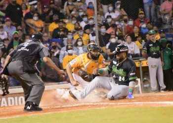 Estrellas vencen a las Águilas 4 carreras por 3